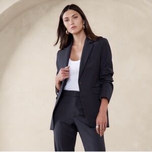 NWT! BANANA REPUBLIC NAVY SIENA SLIM ITALIAN WOOL BLAZER - Size 4 Tall & 14 TALL